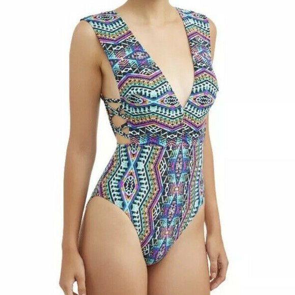 Junior’s Plunge Printed One Piece Swimsuit By No Boundaries Size XL NEW - Picture 1 of 10